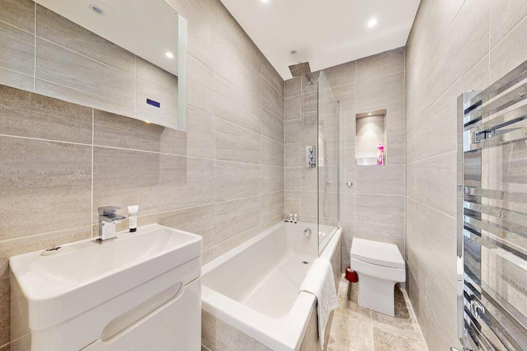 Stylish 2Bed2Bath Flat 4Min From Tube Station Βίλα Λονδίνο Εξωτερικό φωτογραφία