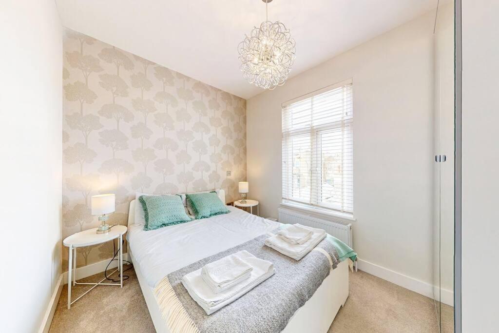 Stylish 2Bed2Bath Flat 4Min From Tube Station Βίλα Λονδίνο Εξωτερικό φωτογραφία