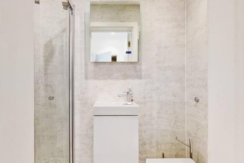 Stylish 2Bed2Bath Flat 4Min From Tube Station Βίλα Λονδίνο Εξωτερικό φωτογραφία